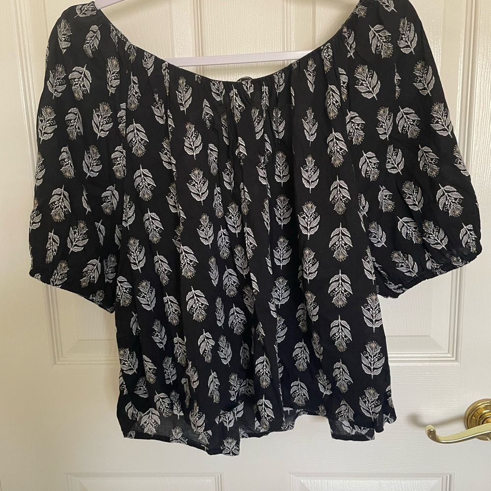Black and White Leaf Print Women's Top